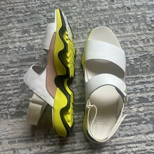 Sorel Size 10 White and Green Sandals